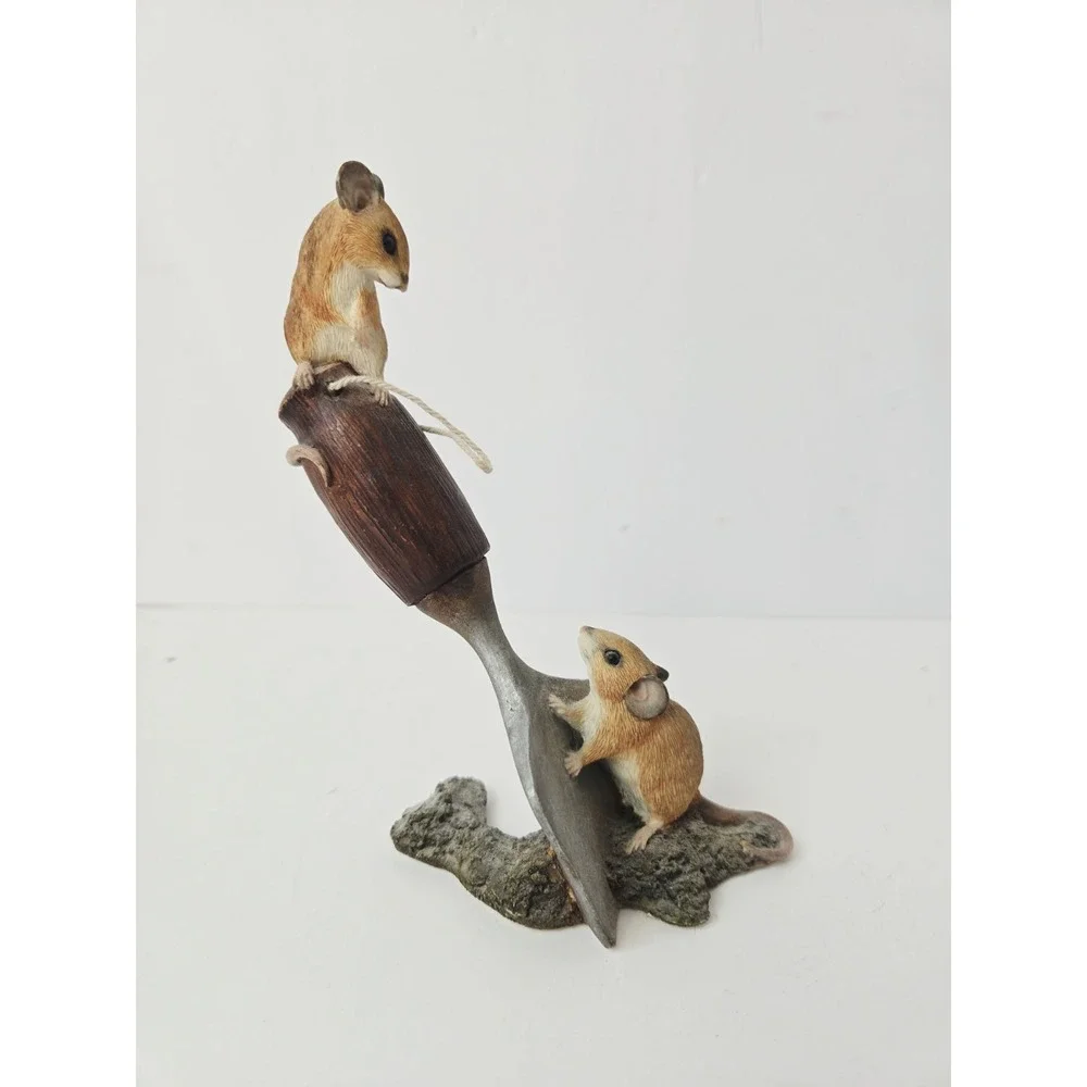 Country Artists Mice with Trowel statue figurine Micahel Simpson